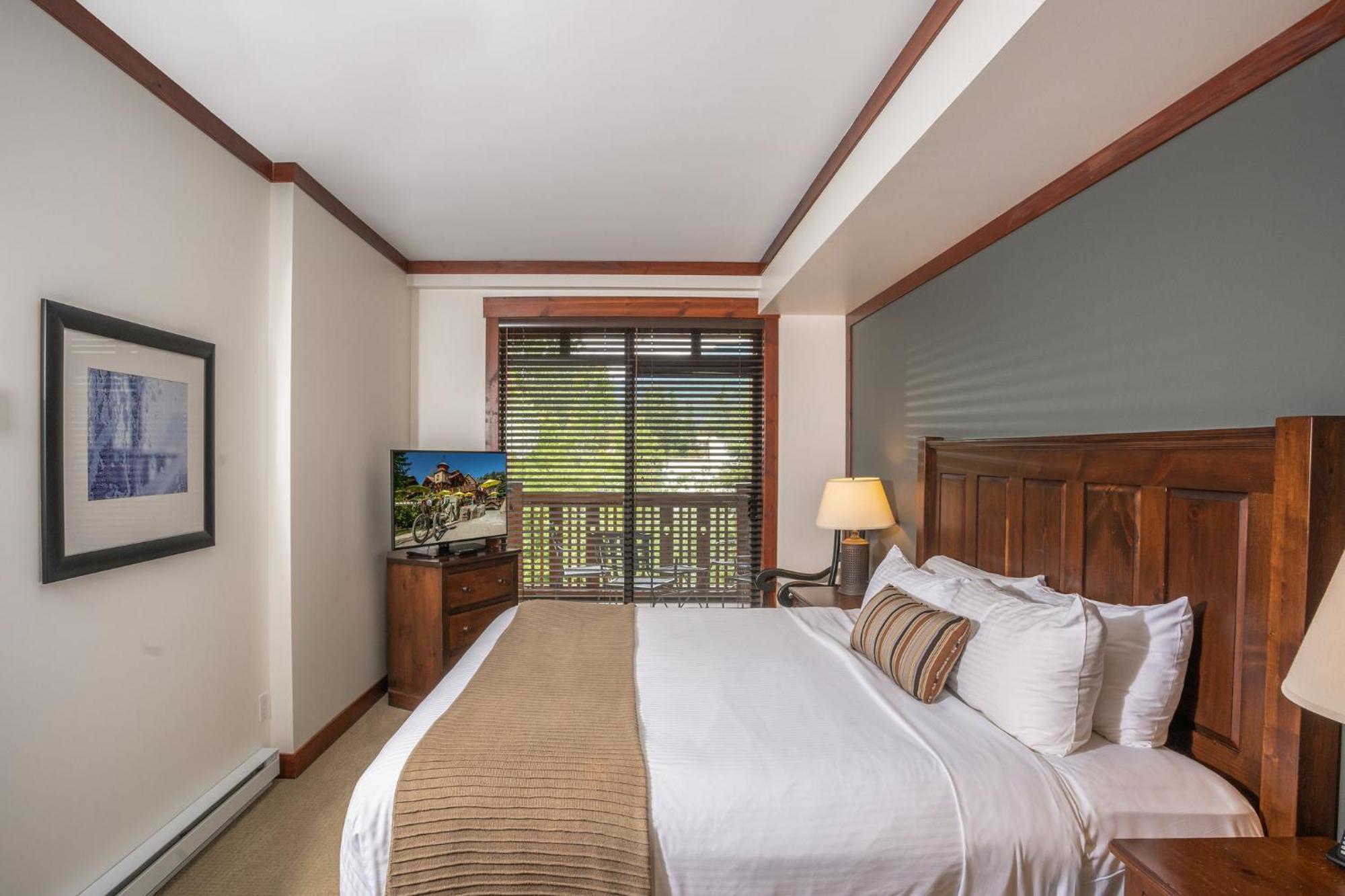One-Bedroom Apartment,1220586883:JPEG