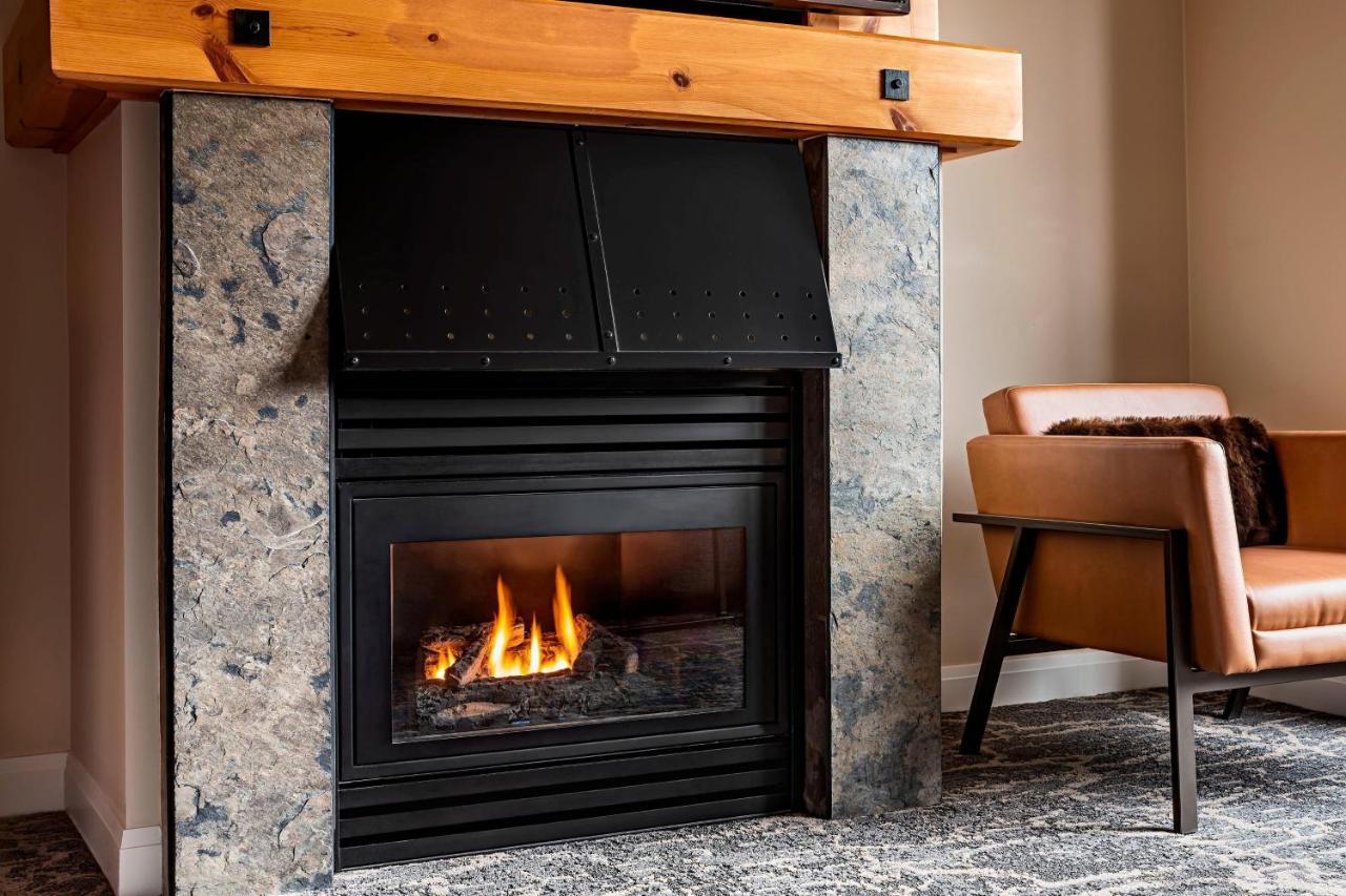 Studio Suite 1 Queen Sofa bed Fireplace,1404877298:JPEG