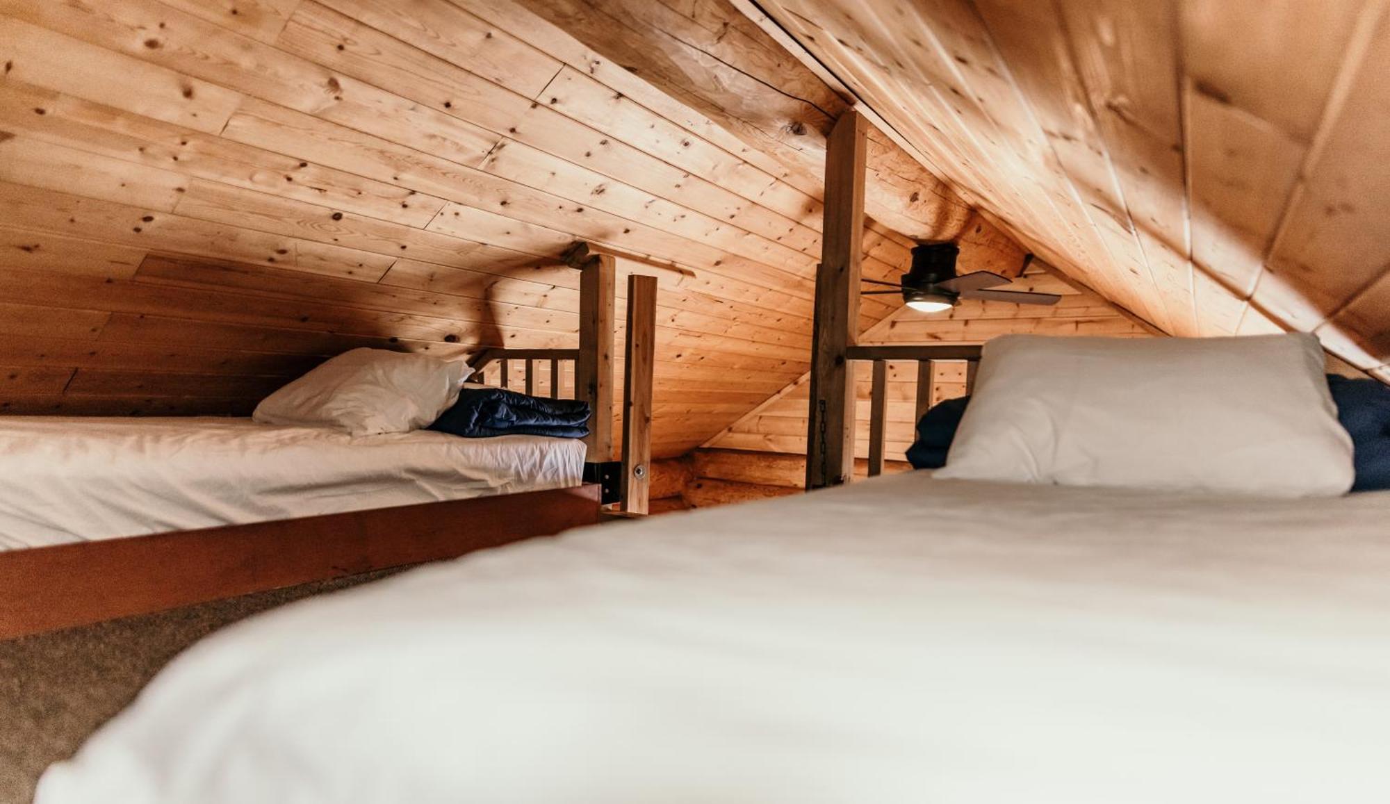 One-Bedroom Cabin #1,1546353049:JPEG