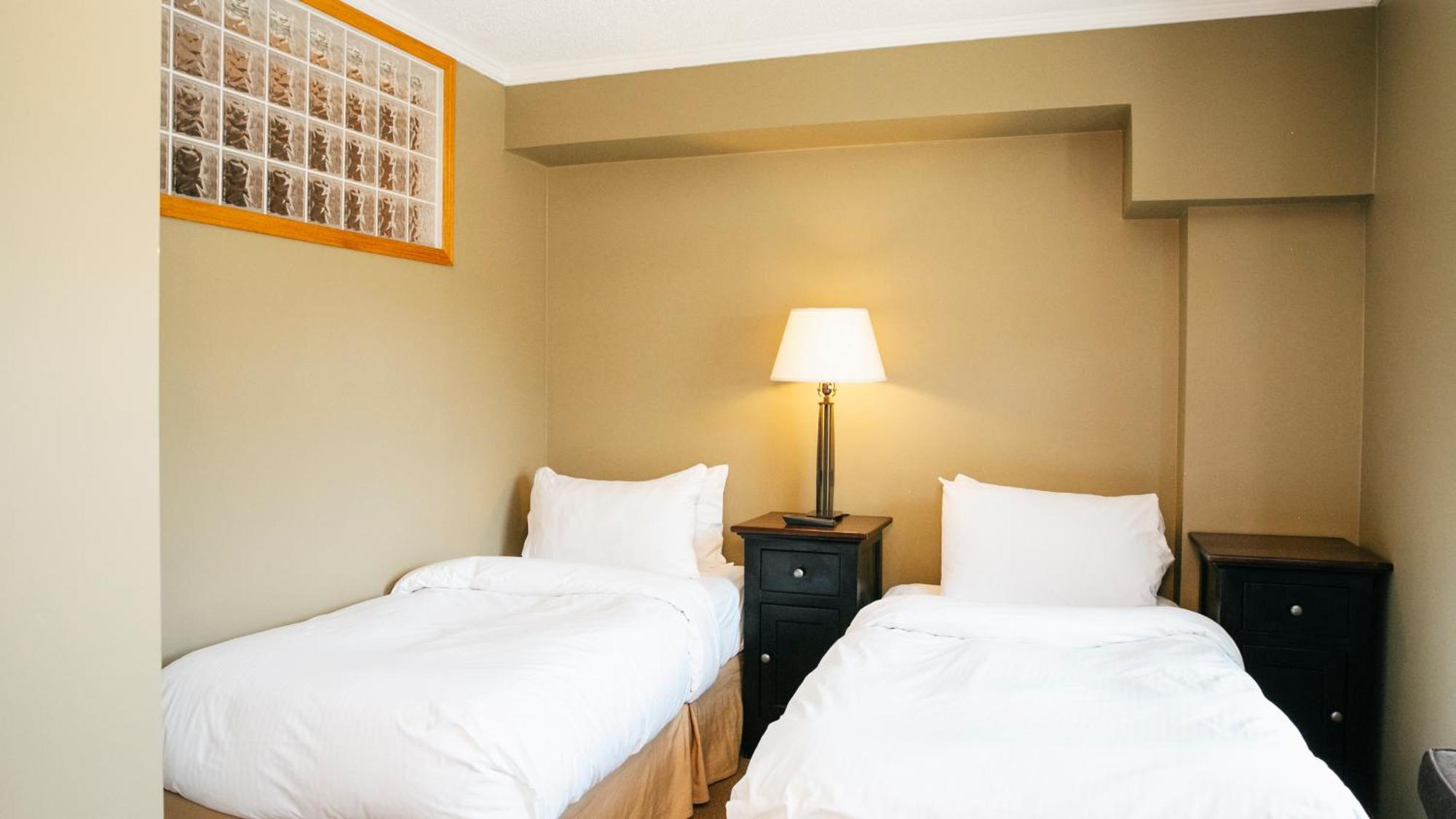 Two-Bedroom Suite-Silver unit 203,1580657115:JPEG